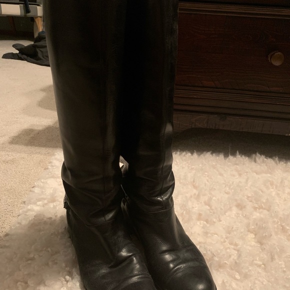 Louboutin black leather chain boots with hidden heel - Picture 3 of 3